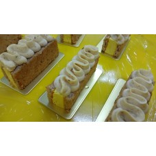 HAZELNUT & MANGO MOUSSELINE CAKE (10 PCS)